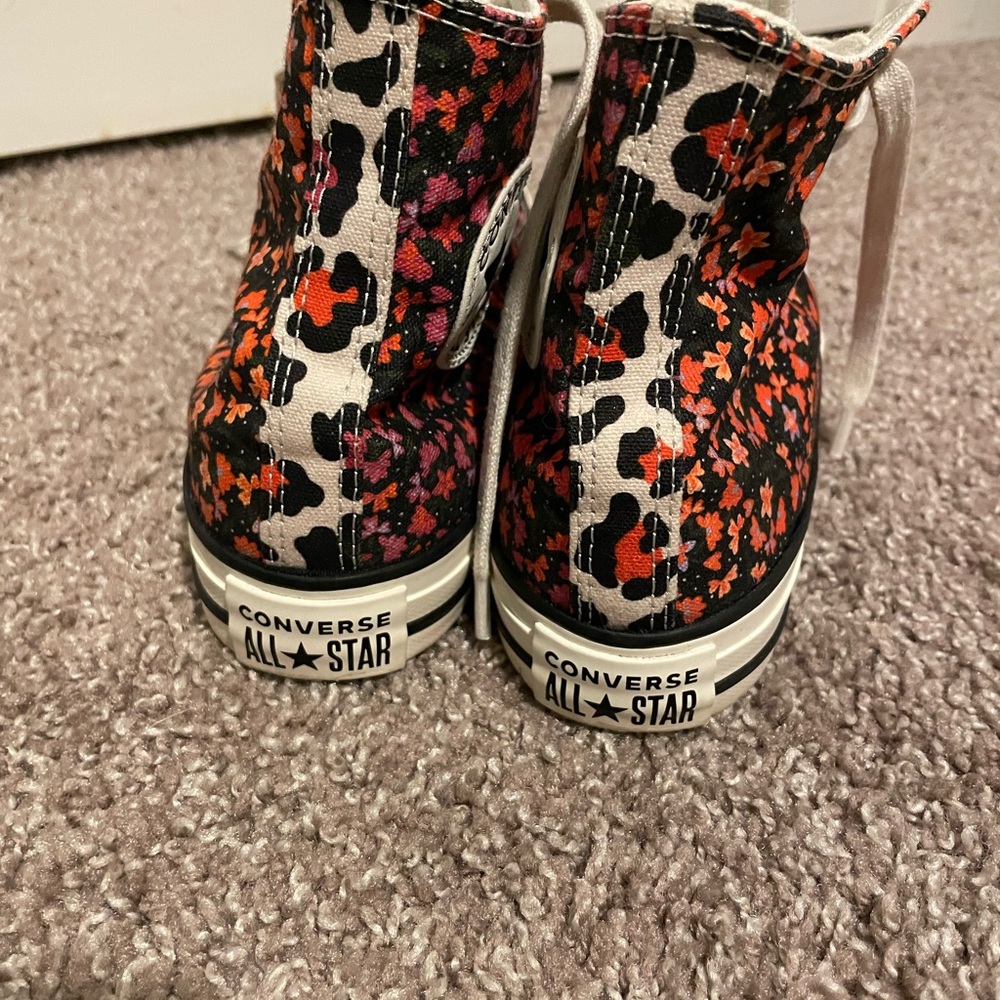 Converse - Picture 5 of 7